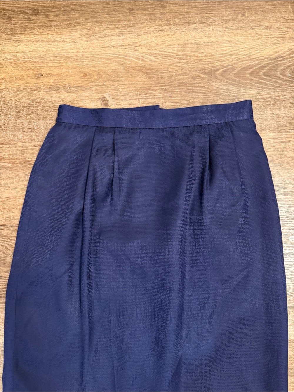 Vintage 100% Silk Navy Midi Pencil Skirt - Sleek Women's Workwear - Picture 2 of 8
